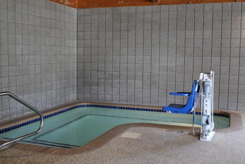 Nichols Inn & Suites Hastings Ngoại thất bức ảnh